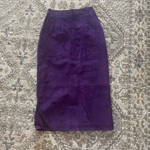 Vintage midi Suede pencil Skirt . Vintage size 8